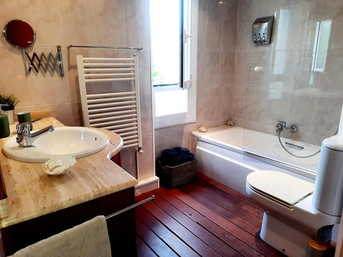 Apartment With Pool Near The Beach And Barcelona By Train El El Masnou